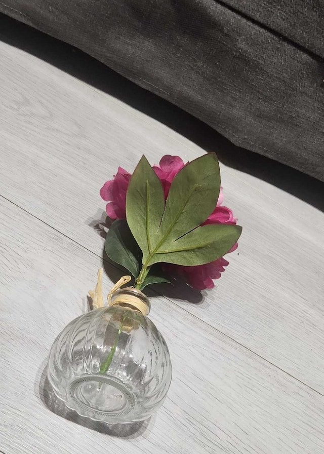 Pink Flower & Vase - photo 2