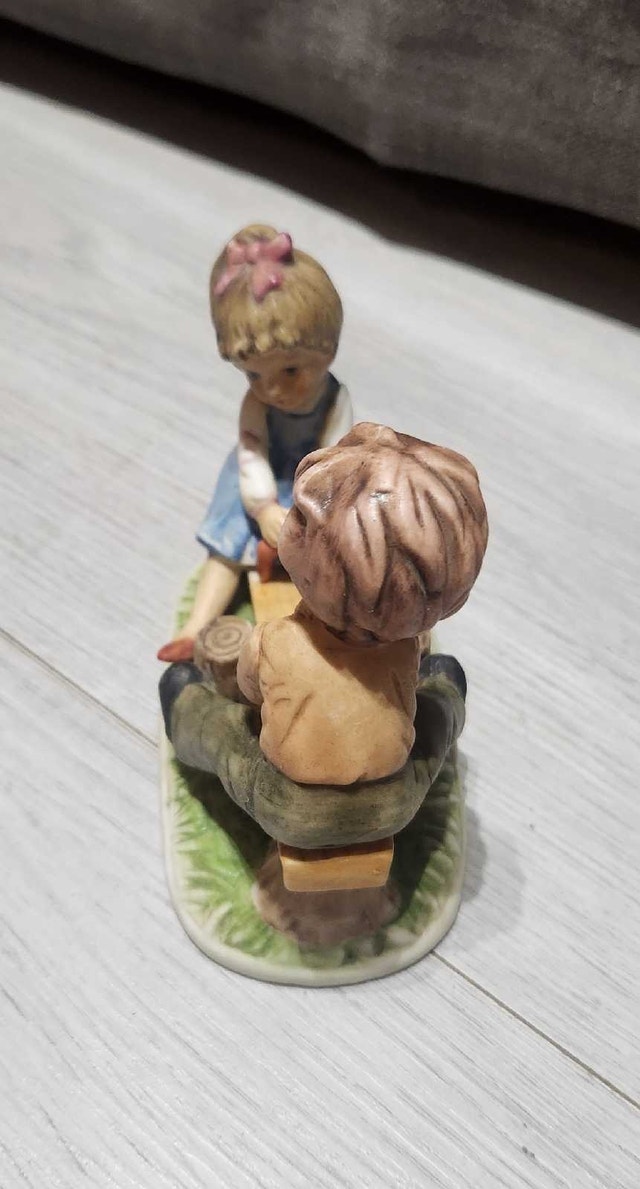 Vintage Erich Stauffer Hummel Figurine - photo 4
