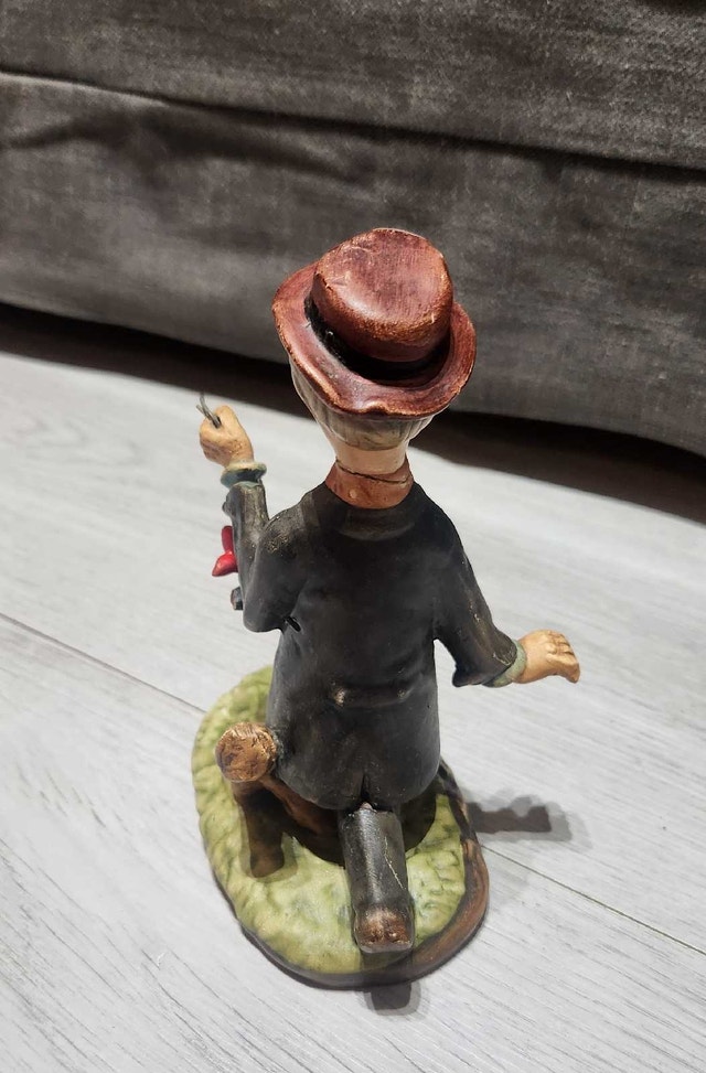Unbranded Capodimonte Figurine "Old Man Tramp With Satchel" - photo 3
