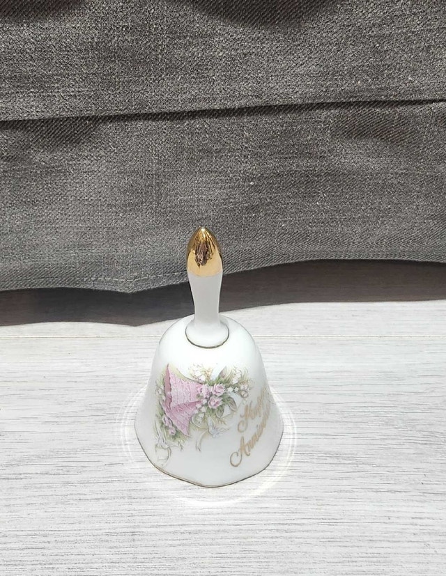 Vintage Happy Anniversary Bell With Gold Trim (Small Chip)
