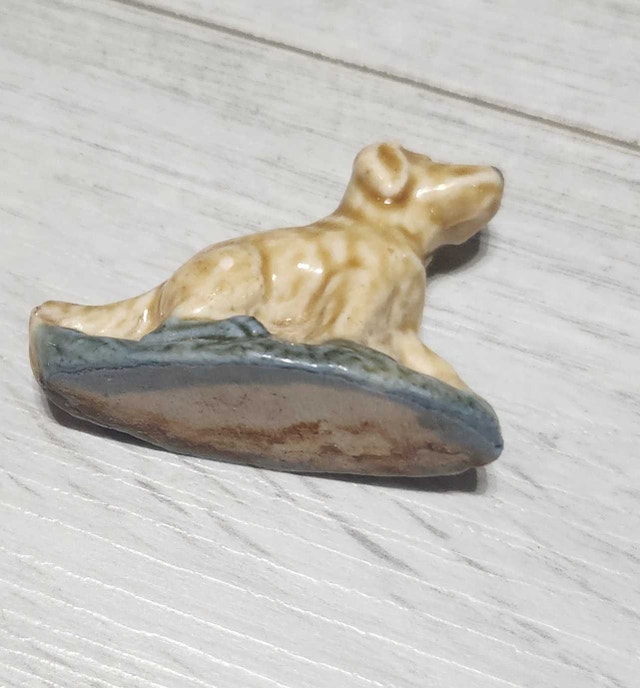 Vintage Red Rose Tea Wade England Irish Settler Mini Figurine - photo 2