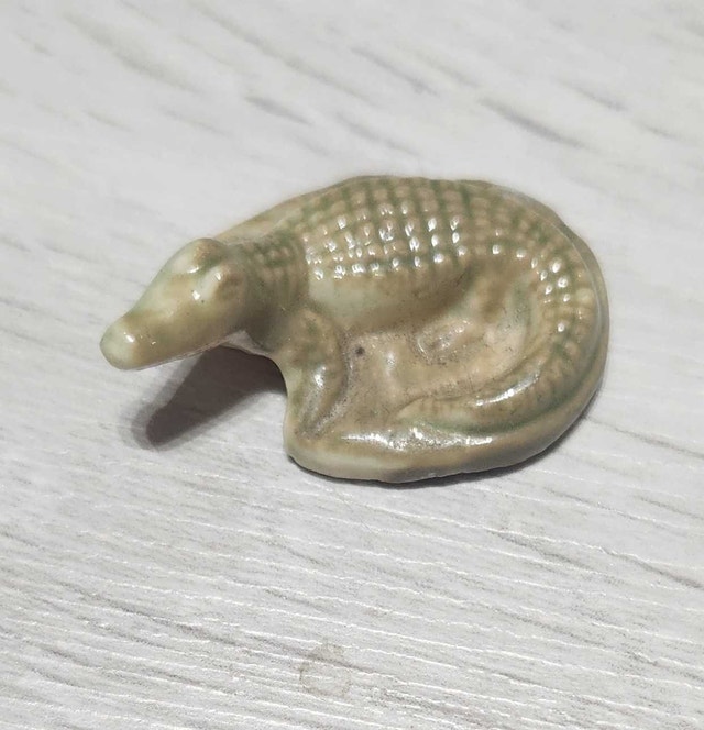 Vintage Red Rose Tea Wade England "Alligator" Mini Figurine