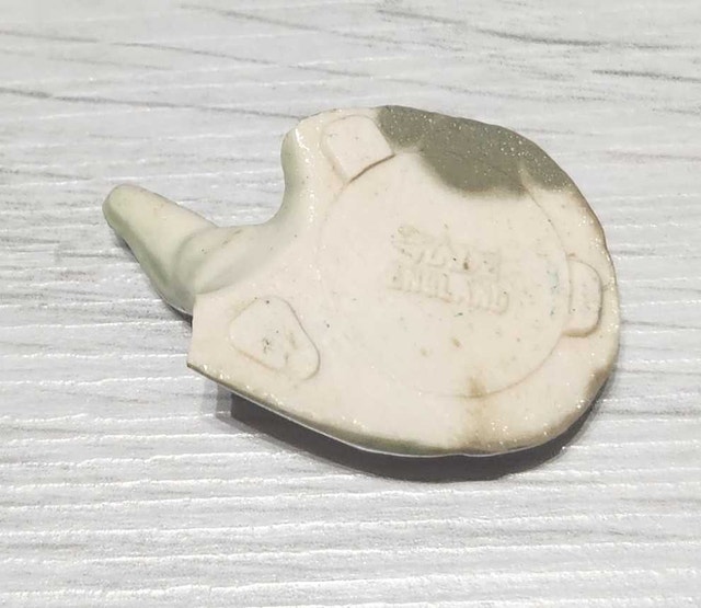 Vintage Red Rose Tea Wade England "Alligator" Mini Figurine - photo 2