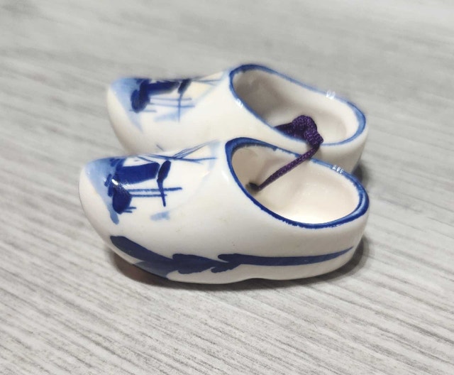Vintage Delft Miniature Ceramic Clogs With Holland Windmill - photo 2