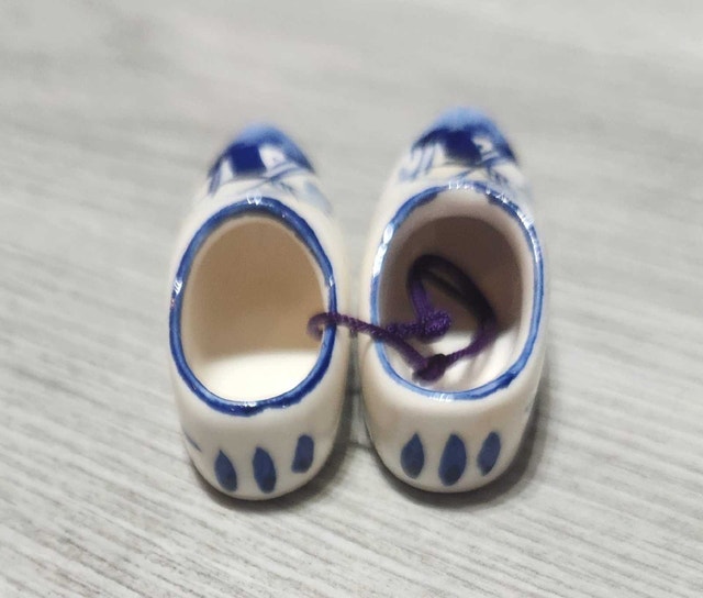 Vintage Delft Miniature Ceramic Clogs With Holland Windmill - photo 3