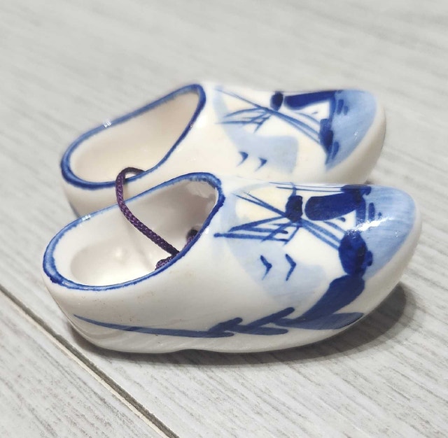 Vintage Delft Miniature Ceramic Clogs With Holland Windmill - photo 4