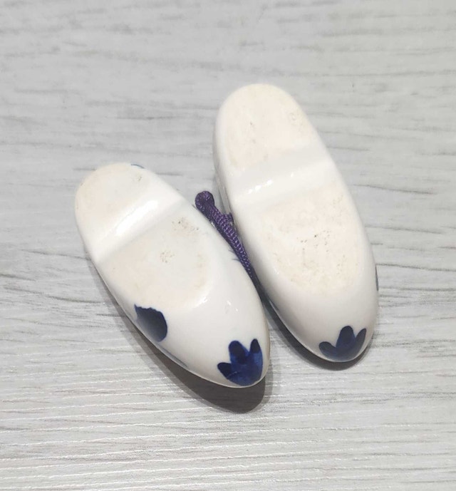 Vintage Delft Miniature Ceramic Clogs With Holland Windmill - photo 5