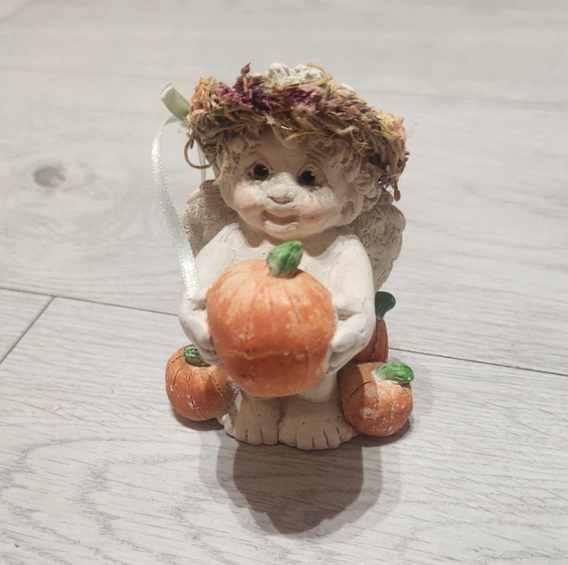 Vintage Dreamsicle Cherub Figurine #206 Pumpkin Patch