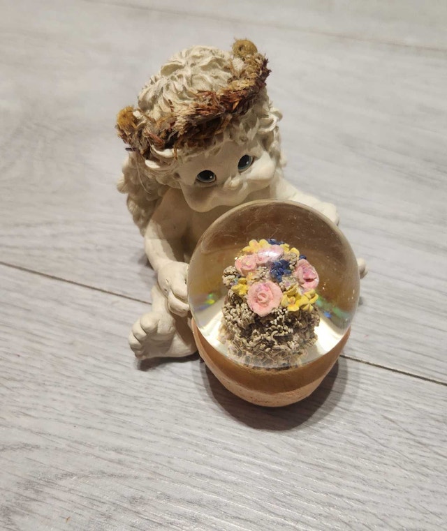 Vintage Dreamsicle Cherub Figurine "Flower Pot Snow Globe"