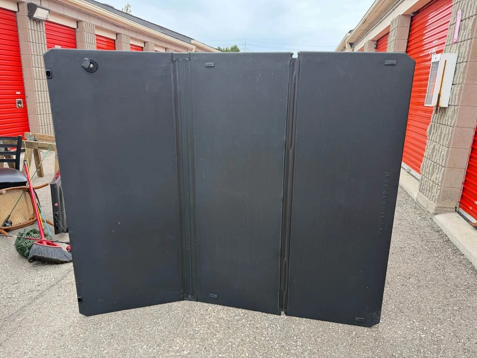 Toyota Tacoma 6-Foot Bed OEM Tri-Fold Tonneau Cover – GEN 3 - photo 3