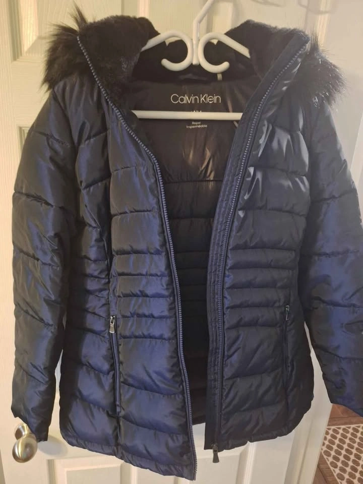 Calvin Klein Navy Puffer Jacket with Fur Hood Size M - photo 2