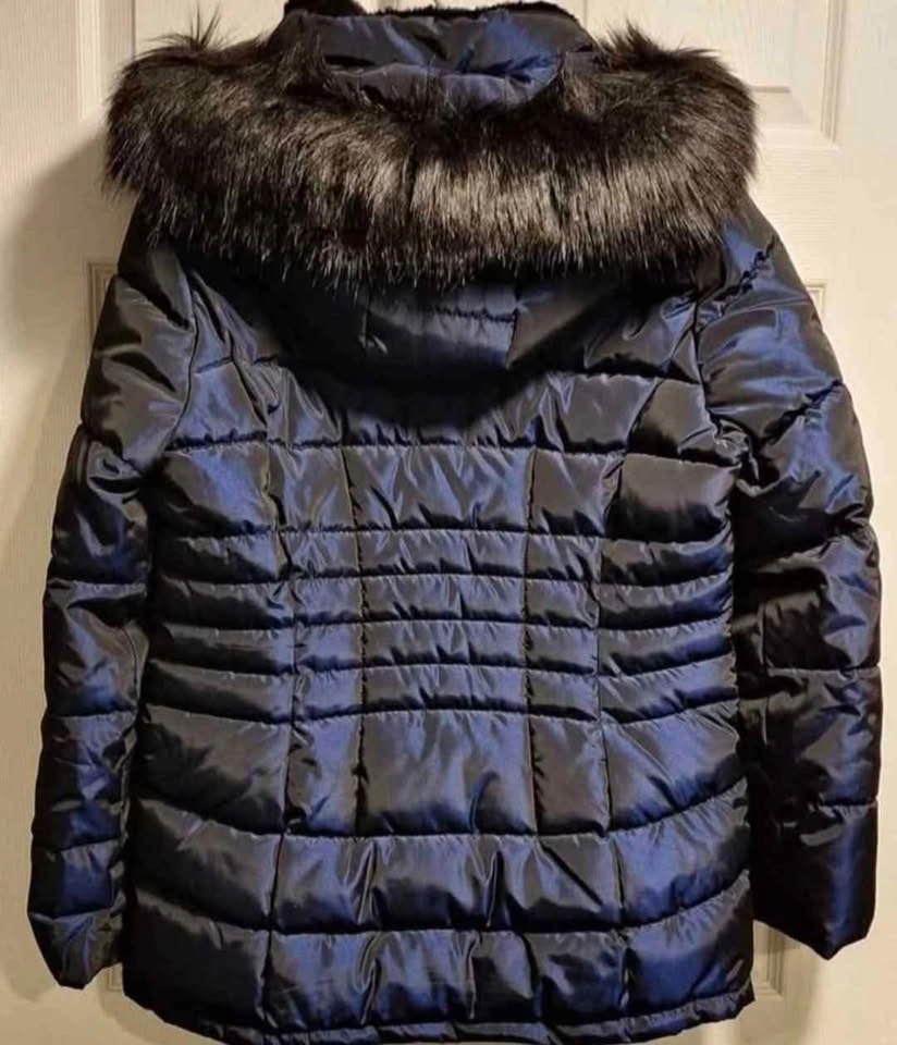 Calvin Klein Navy Puffer Jacket with Fur Hood Size M - photo 3
