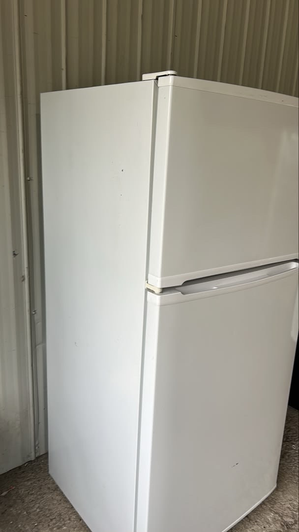 refrigerator - photo 3