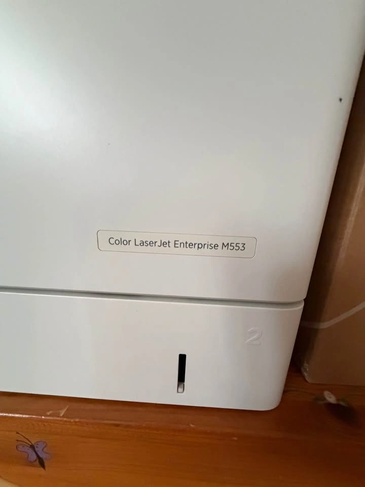 HP Color LaserJet Enterprise M553 - photo 2