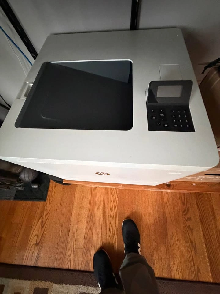 HP Color LaserJet Enterprise M553 - photo 3