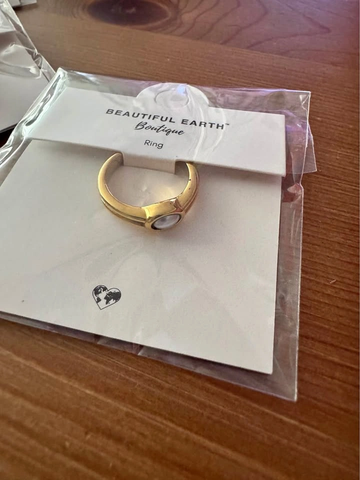 NEW - Chunky Pearl 18K Gold Ring
