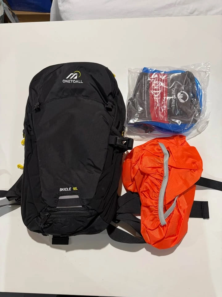 Hydration Backpack with 2L Water Bladder and Rain Cover - photo 2