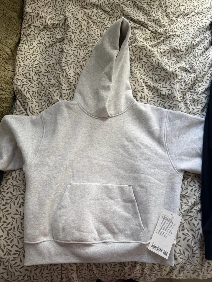 Brand New LuluLemon Hoodies - photo 2