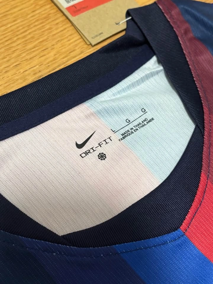 Nike FC Barcelona Raphinha #11 Soccer Jersey Size L - photo 2