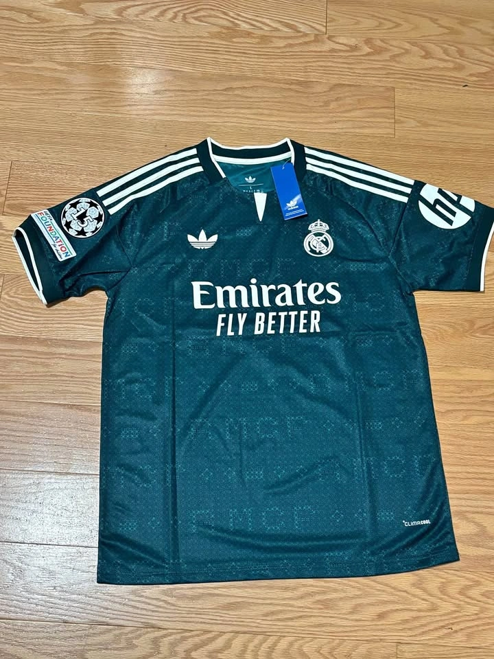 Adidas Real Madrid “VINI JR” Second Jersey Size L