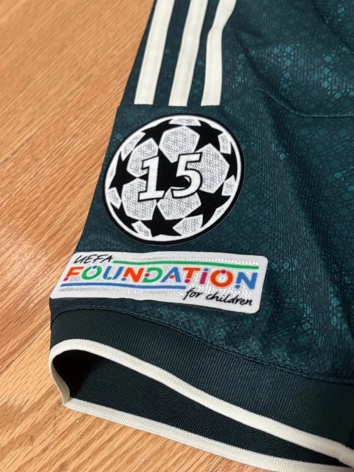 Adidas Real Madrid “VINI JR” Second Jersey Size L - photo 2