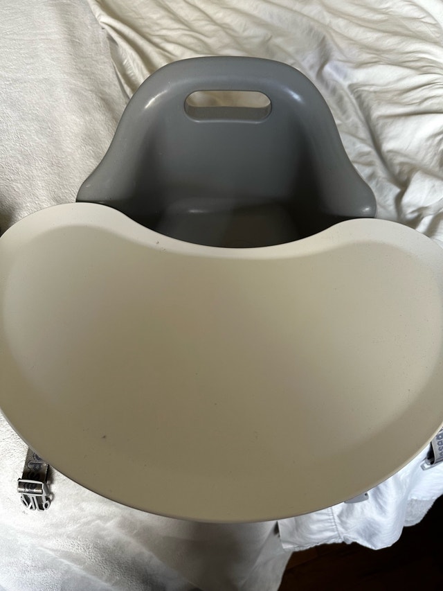Upseat Chair with tray