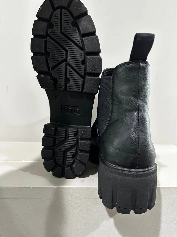 CUSHIONAIRE Sasha Women’s Black Leather Boots – Size 7 - photo 5