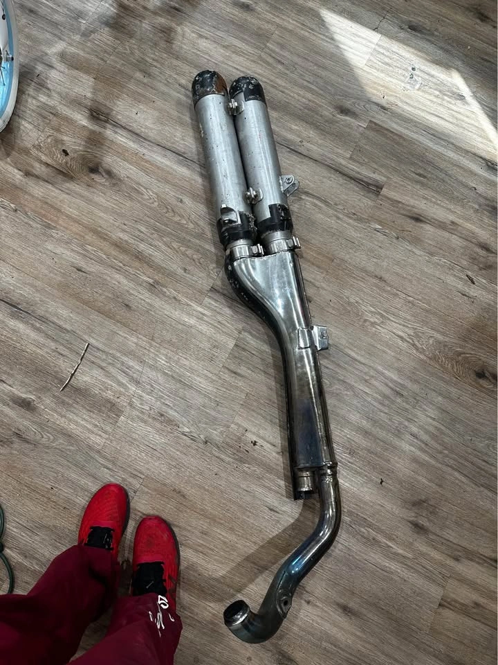 Harley-Davidson V-Rod / Night Rod OEM Exhaust System - photo 3