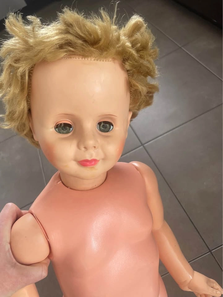 3 ft Vintage blonde hair doll - photo 2