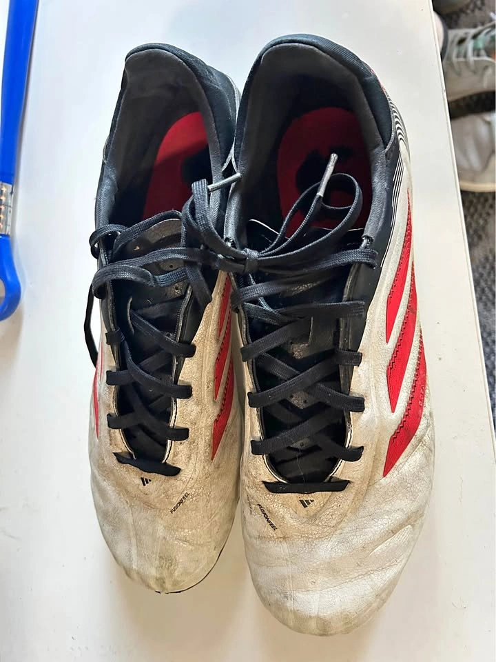 Soccer Cleats mens Size 10