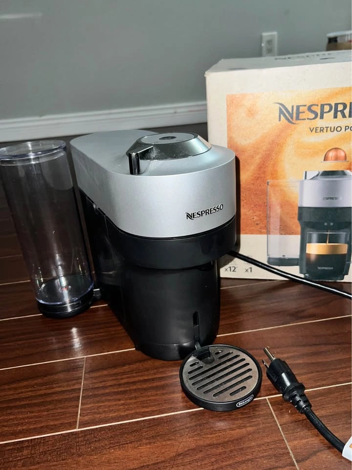 Nespresso Coffee Machine (Brand New - Used once) - photo 2