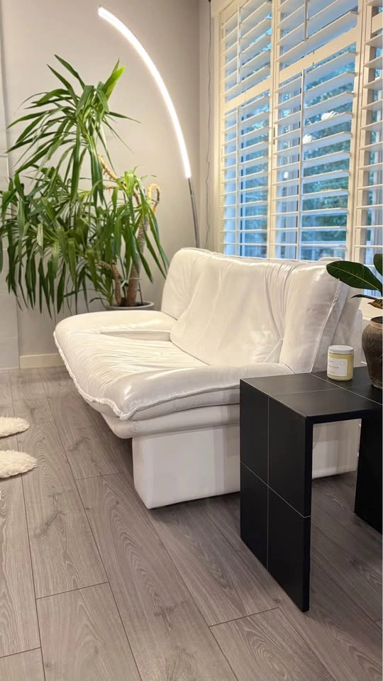 NICOLETTI SALOTTI VINTAGE ITALIAN WHITE LEATHER LOVESEAT! - photo 4