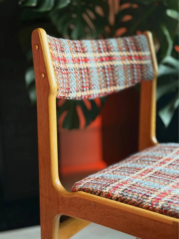 VINTAGE DANISH TEAK MCM SET OF 4 DINING CHAIRS! - photo 3