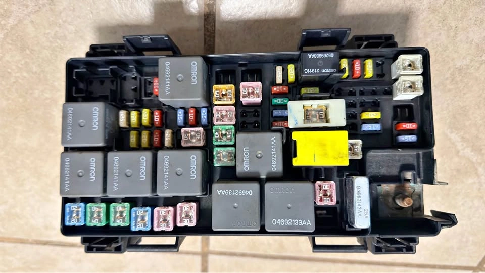 Fuse Box TIPM Jeep Wrangler 2008-2009 Part # JKB0CC04E9