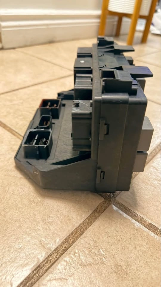 Fuse Box TIPM Jeep Wrangler 2008-2009 Part # JKB0CC04E9 - photo 4