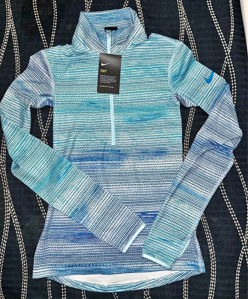NIKE Dri-Fit Women’s Half-Zip Running Top - New With Tags XS