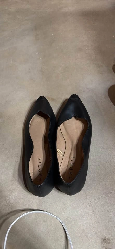 Women’s flats 8.5M - photo 2