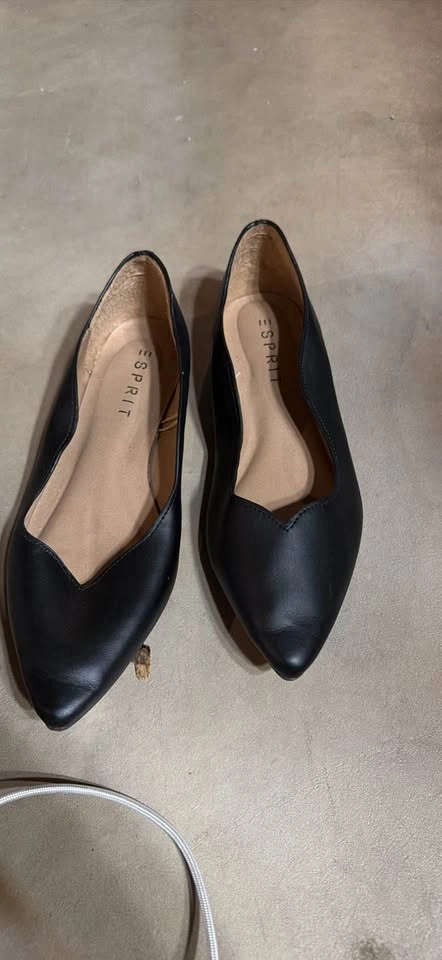 Women’s flats 8.5M - photo 3