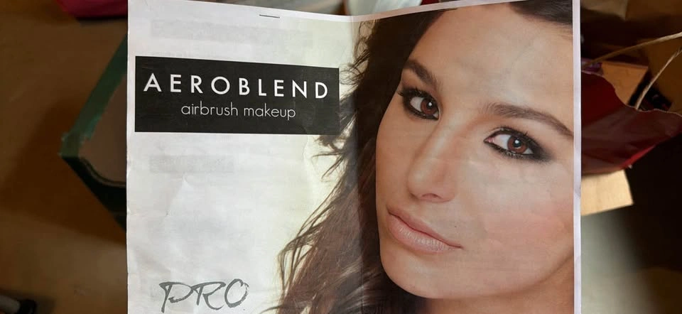 Makeup airbrush foundation and bronzer - photo 5