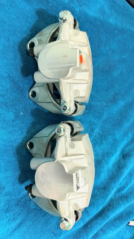 Rear Brake Caliper Set for Chevy, GMC and Cadillac - photo 2