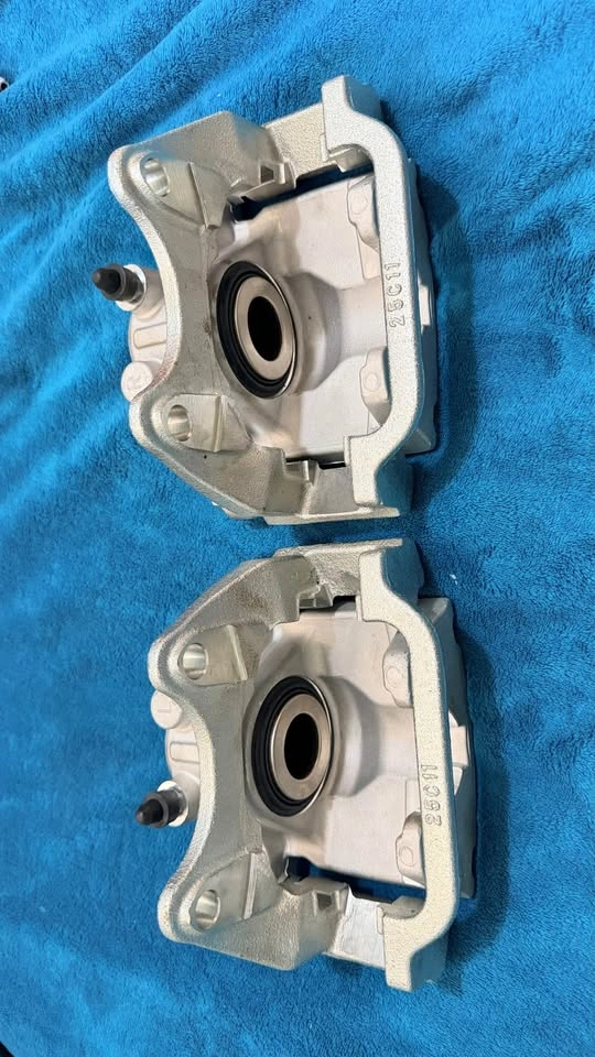 Rear Brake Caliper Set for Chevy, GMC and Cadillac - photo 3