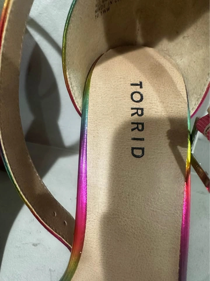 Rainbow Metallic Pride Heels & Matching Hat – Torrid – Size 10.5 - photo 2