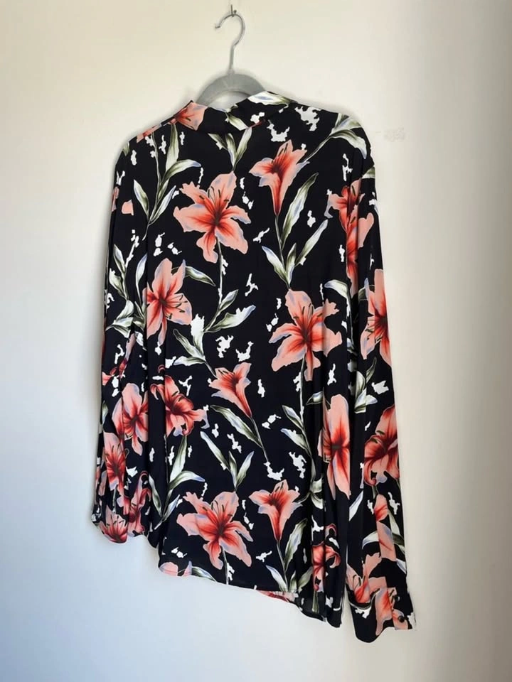 HUGO Hugo Boss Black & Coral Floral Lily Blouse - Size 12/XL - photo 2