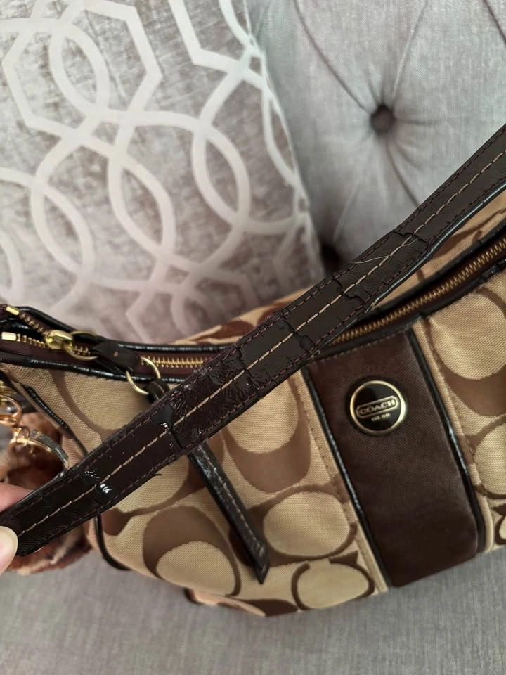 Coach Y2K Canvas Shoulder Bag w/ Cross Body Strap - photo 4