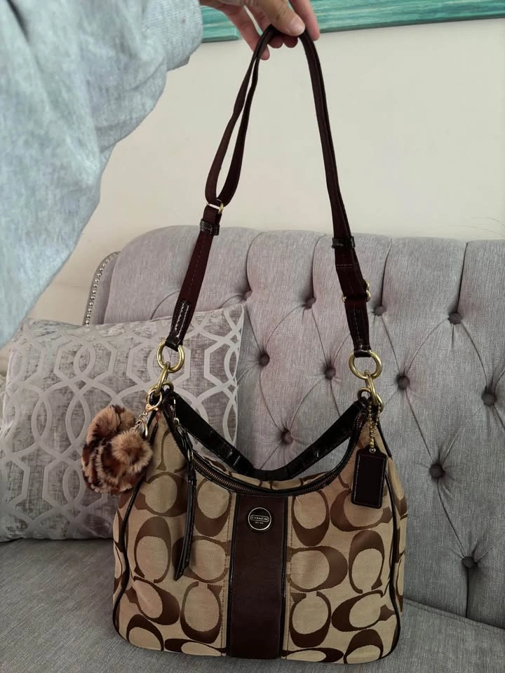 Coach Y2K Canvas Shoulder Bag w/ Cross Body Strap - photo 5