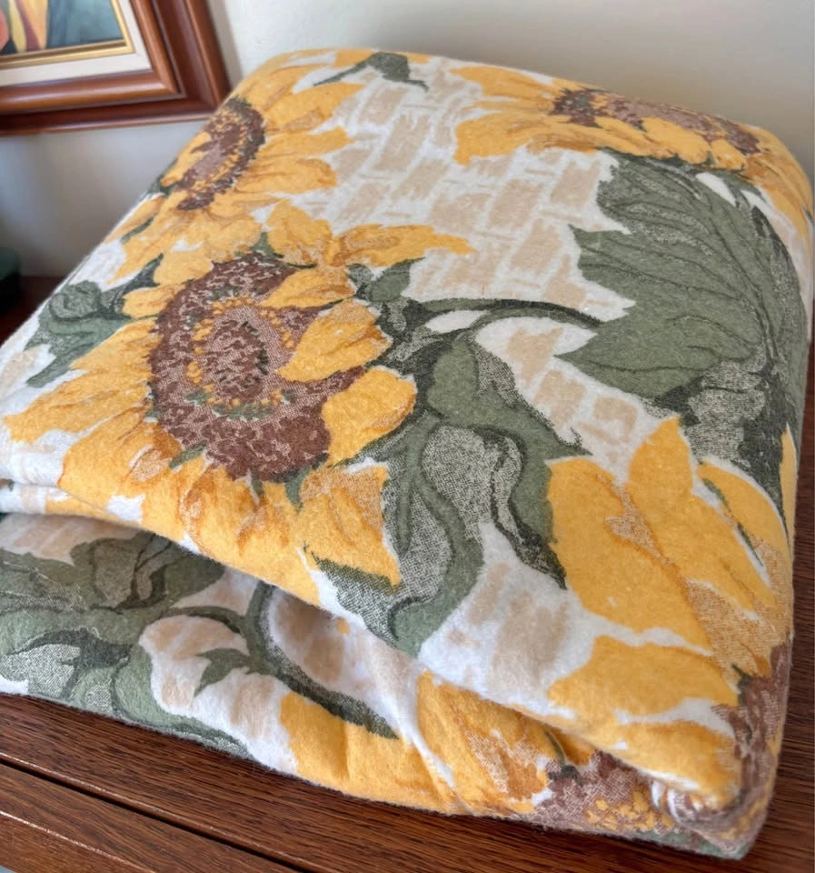 Vintage 70s Beacon Sunflower Plush Blanket Deadstock Rare King S