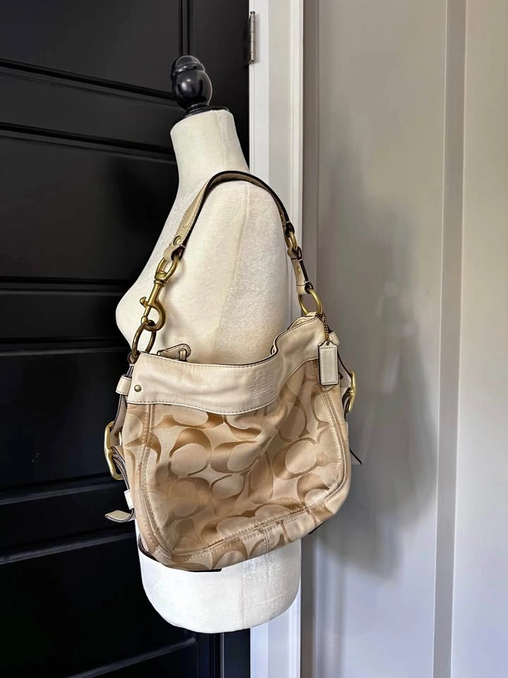 Coach shoulder bag