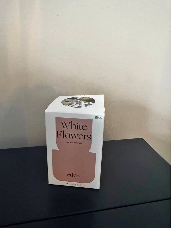 BNIB etlee perfume