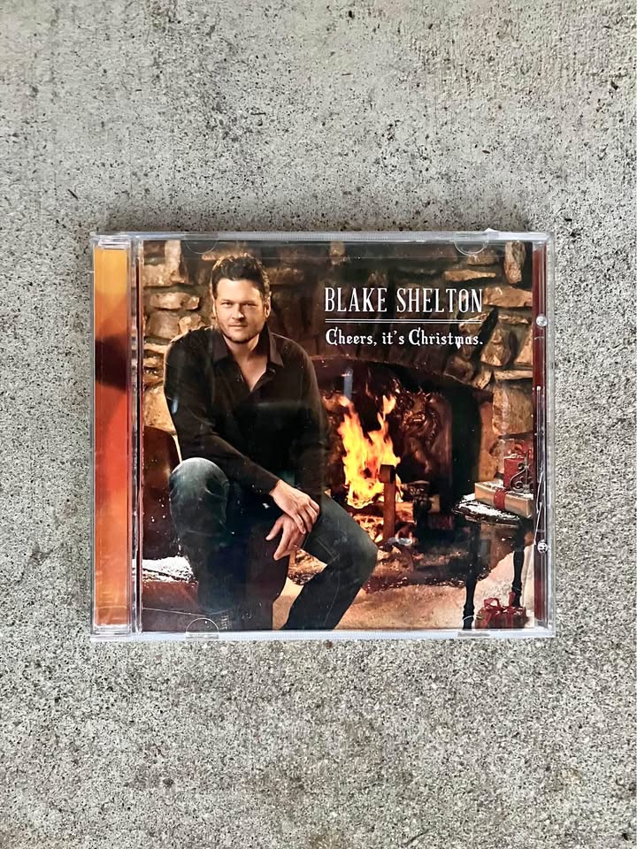 Blake Shelton - Cheers, It’s Christmas CD