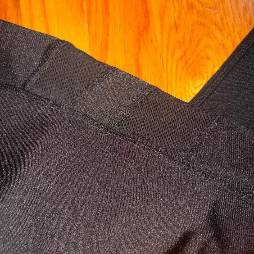 Black POPFIT leggings with cute leg design and pockets size medi - photo 2